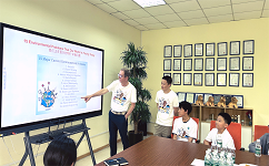 合乐hl8总经理Joseph Wolters先生为孩子们带来了精彩的环保讲座，让孩子们更加深入地了解环保行业的发展和前景。